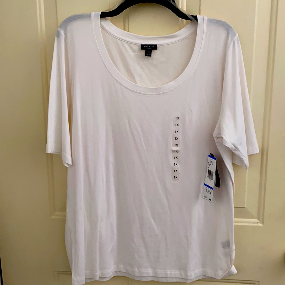 White Nine West 3/4 tee shirt. Brand new with tags